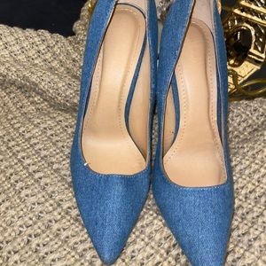 Denim jeans pumps